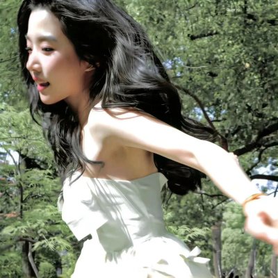 照片里的伴娘